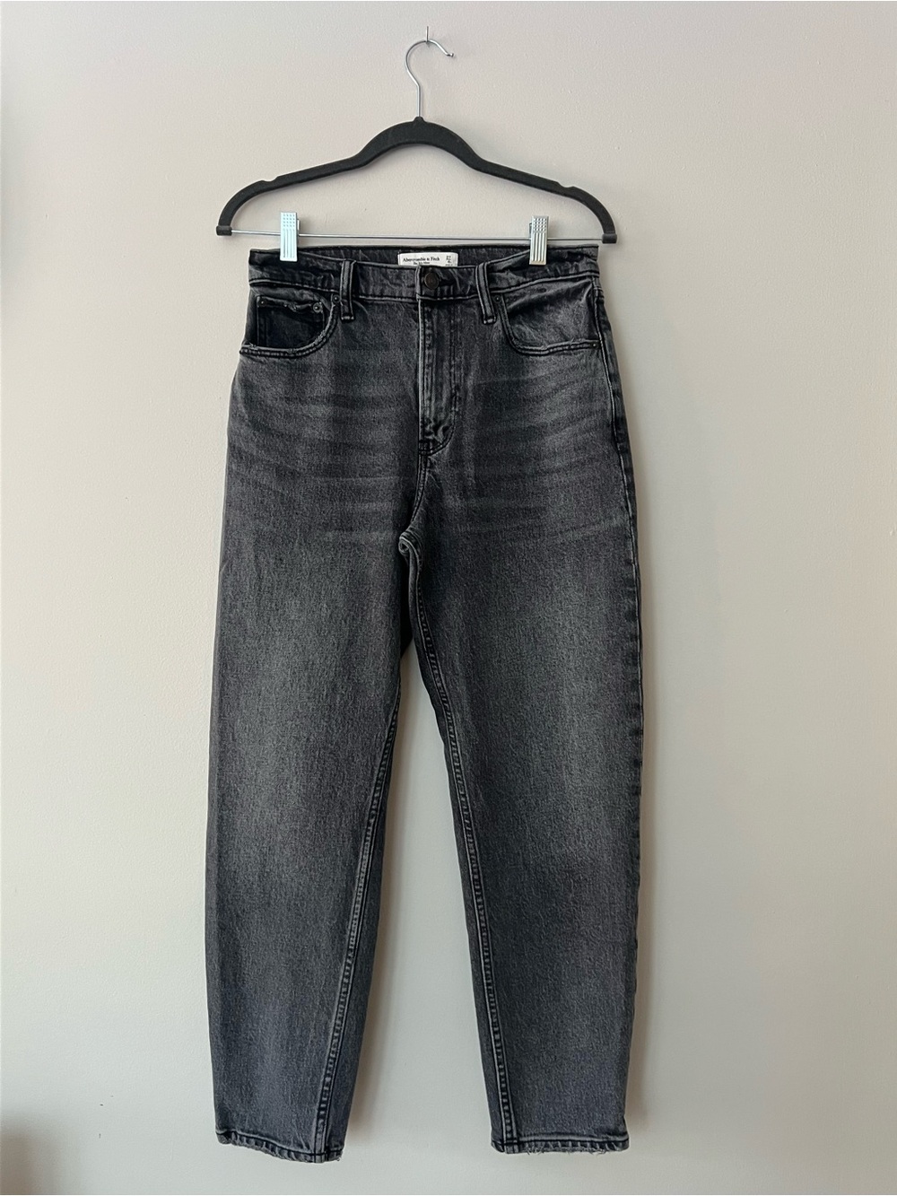 Abercrombie The ’80s Mom High Rise Jeans Washed Black Charcoal Size 27